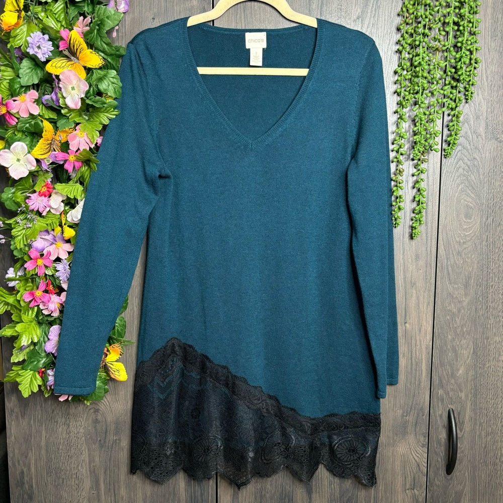 b🌼3/$30🌼Chicos Teal Long Sleeve Tunic V Neck Lace Trim Top Siize 1\Medium - Picture 2 of 15